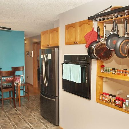 Tiga Bed And Breakfast Yellowknife Extérieur photo