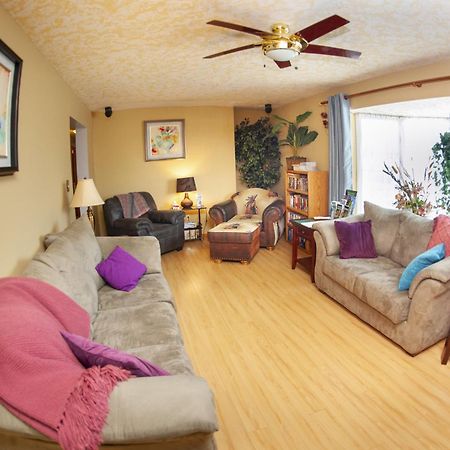 Tiga Bed And Breakfast Yellowknife Extérieur photo