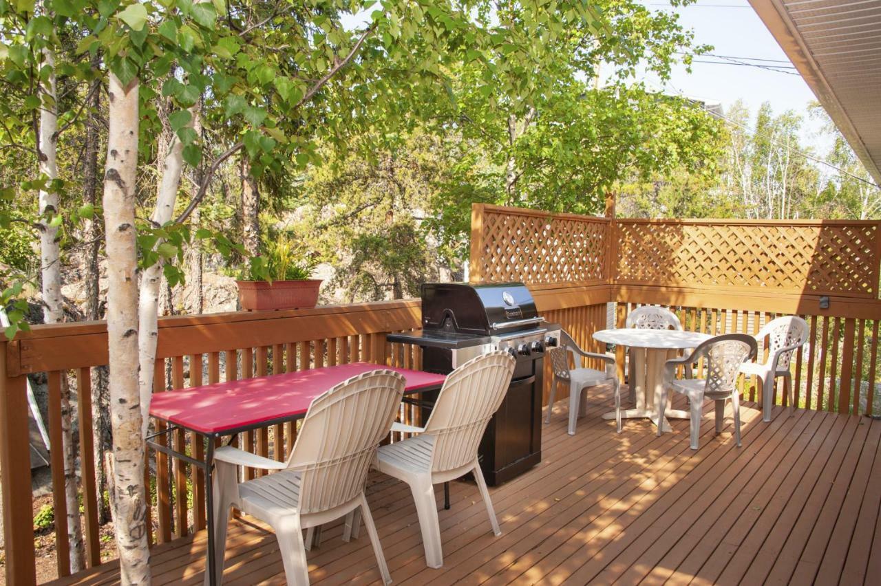 Tiga Bed And Breakfast Yellowknife Extérieur photo