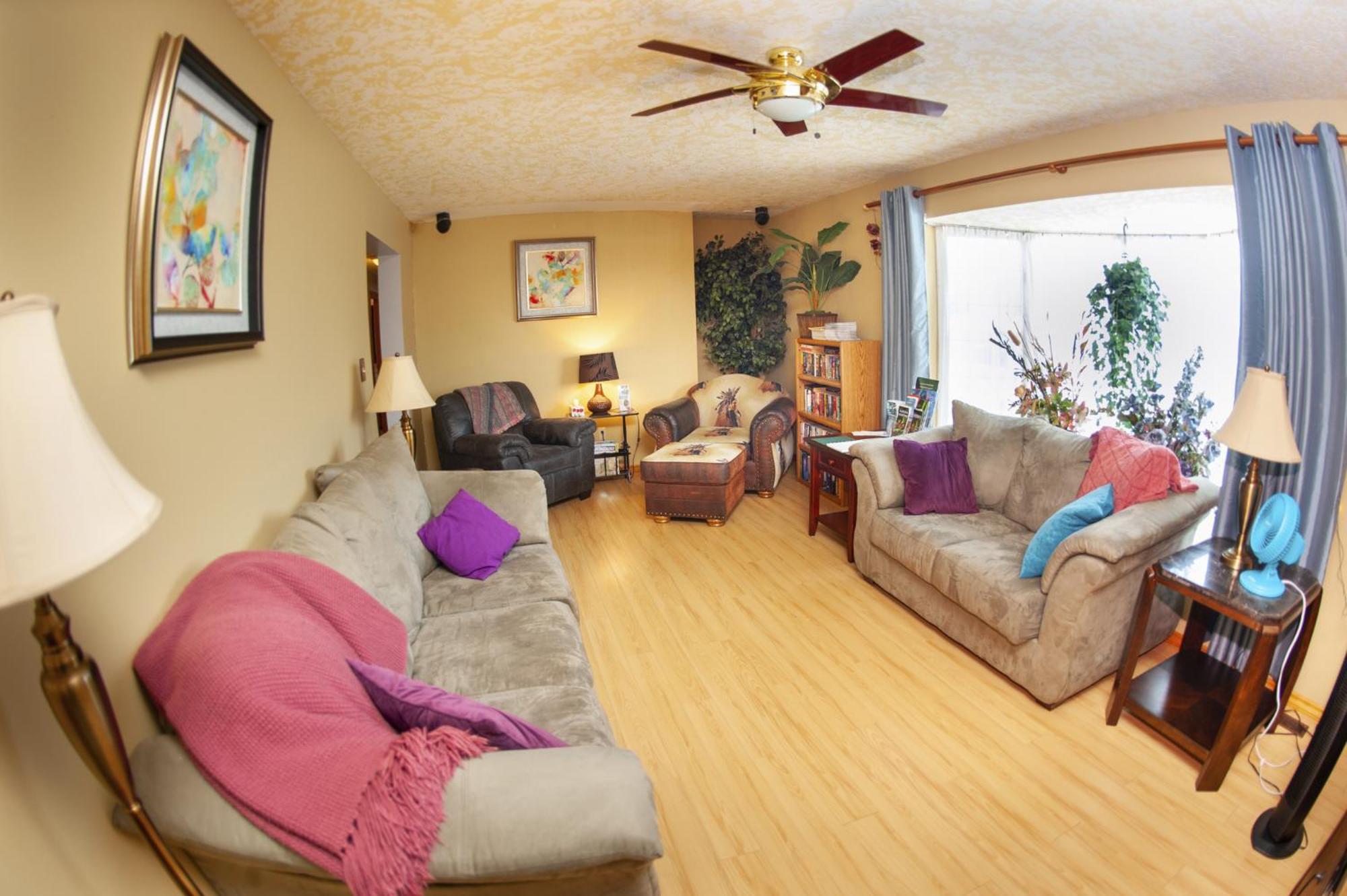Tiga Bed And Breakfast Yellowknife Extérieur photo