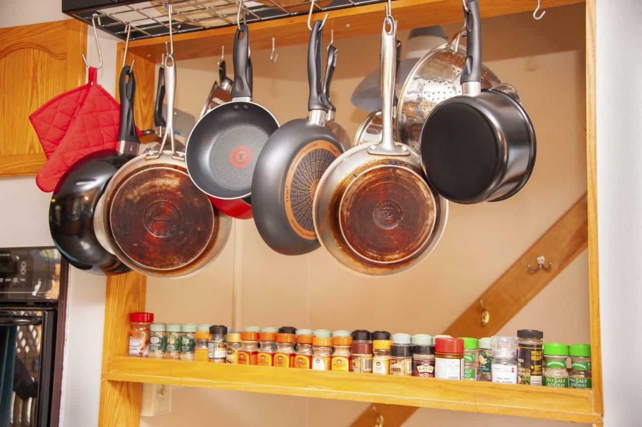 Tiga Bed And Breakfast Yellowknife Extérieur photo