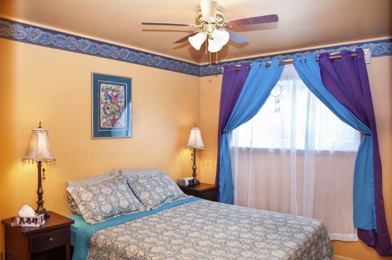 Tiga Bed And Breakfast Yellowknife Extérieur photo